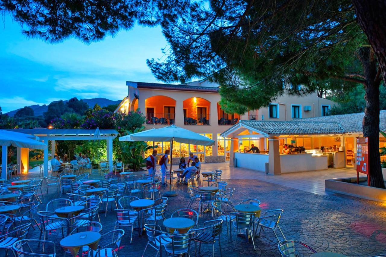 מלון סנטה מרגריטה די פולה Amareclub Rocca Dorada מראה חיצוני תמונה